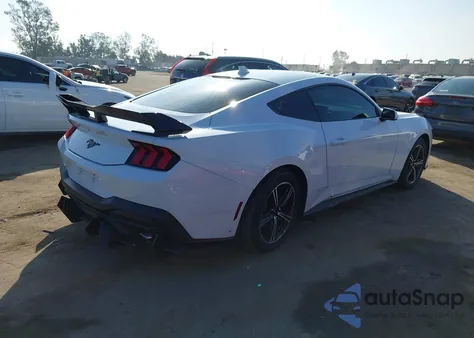 2025 Ford Mustang Ecoboost Fastback z USA, uszkodzony, nr VIN 1FA6P8TH2S5114969